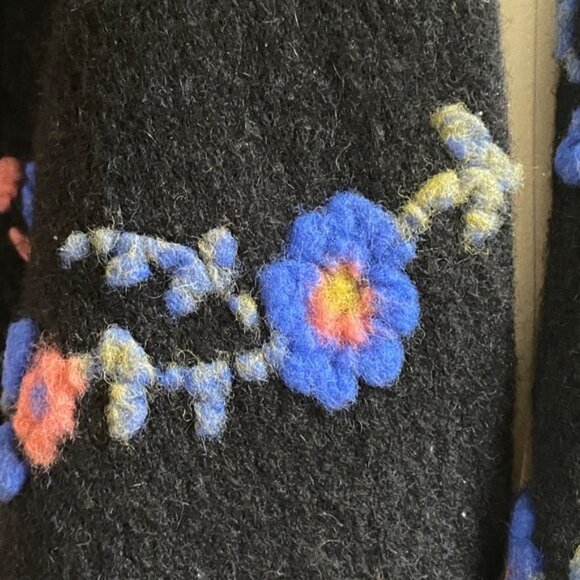 Italian Wool Blend 3D Floral Poncho Kimono Cape Oversized Boho Cottage Festival - Picture 7 of 9